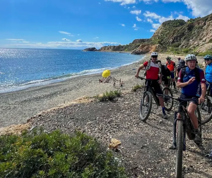 Gruppo ciclisti in escursione ponte 1 maggio